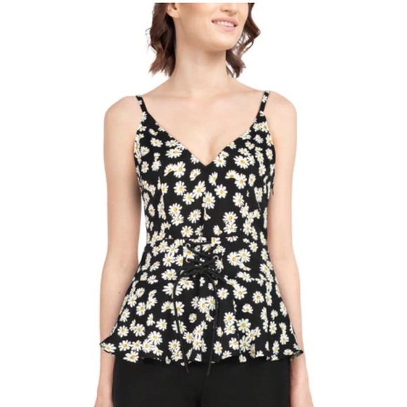 🌼Daisy Lace Up Ruffle Top Black🌼 - Picture 4 of 6